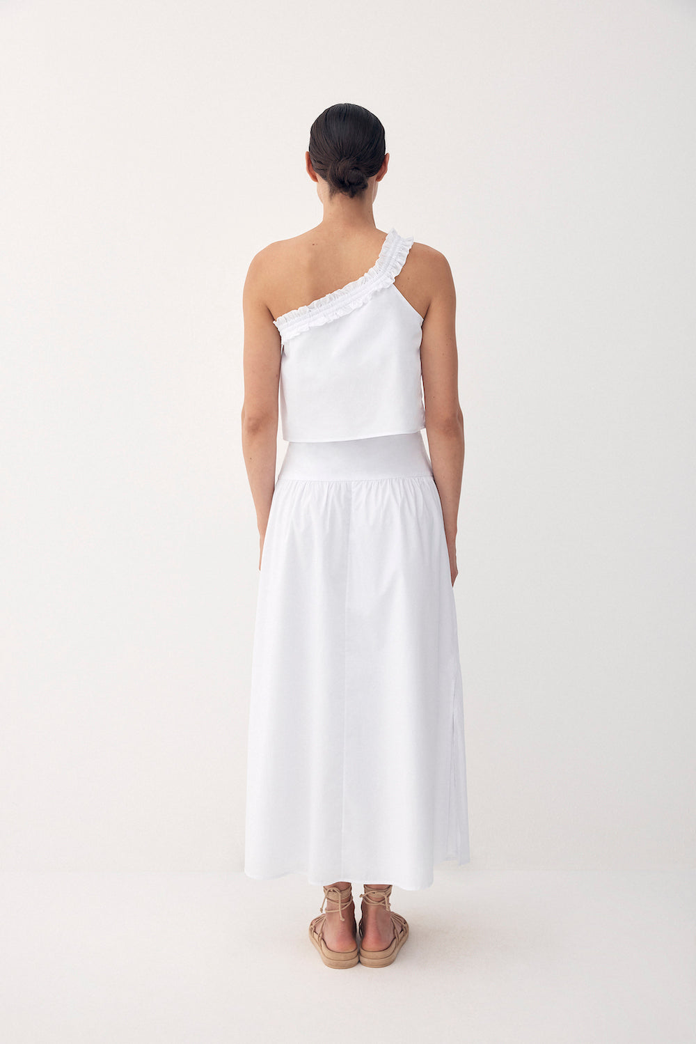 Color: white