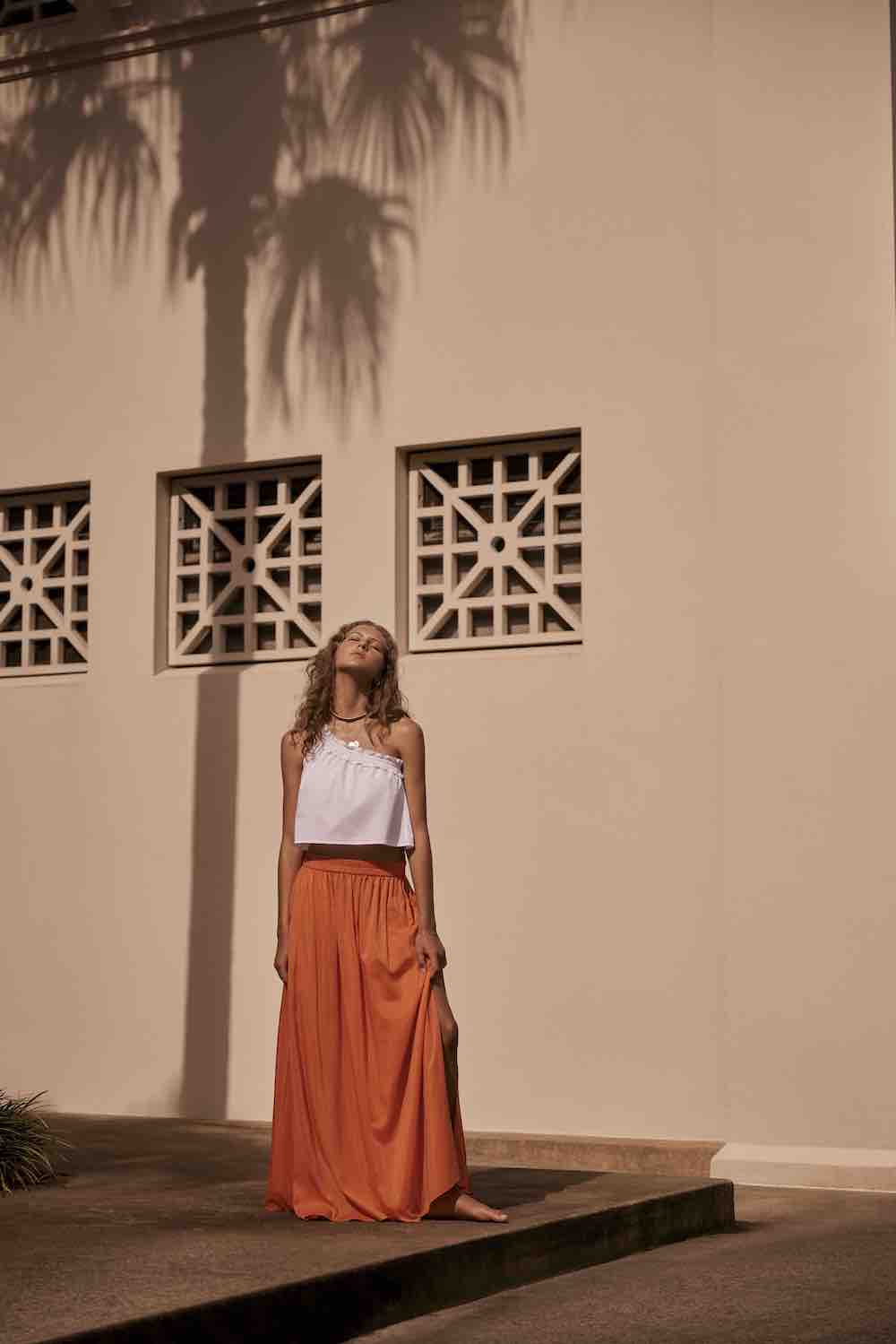 Color: white